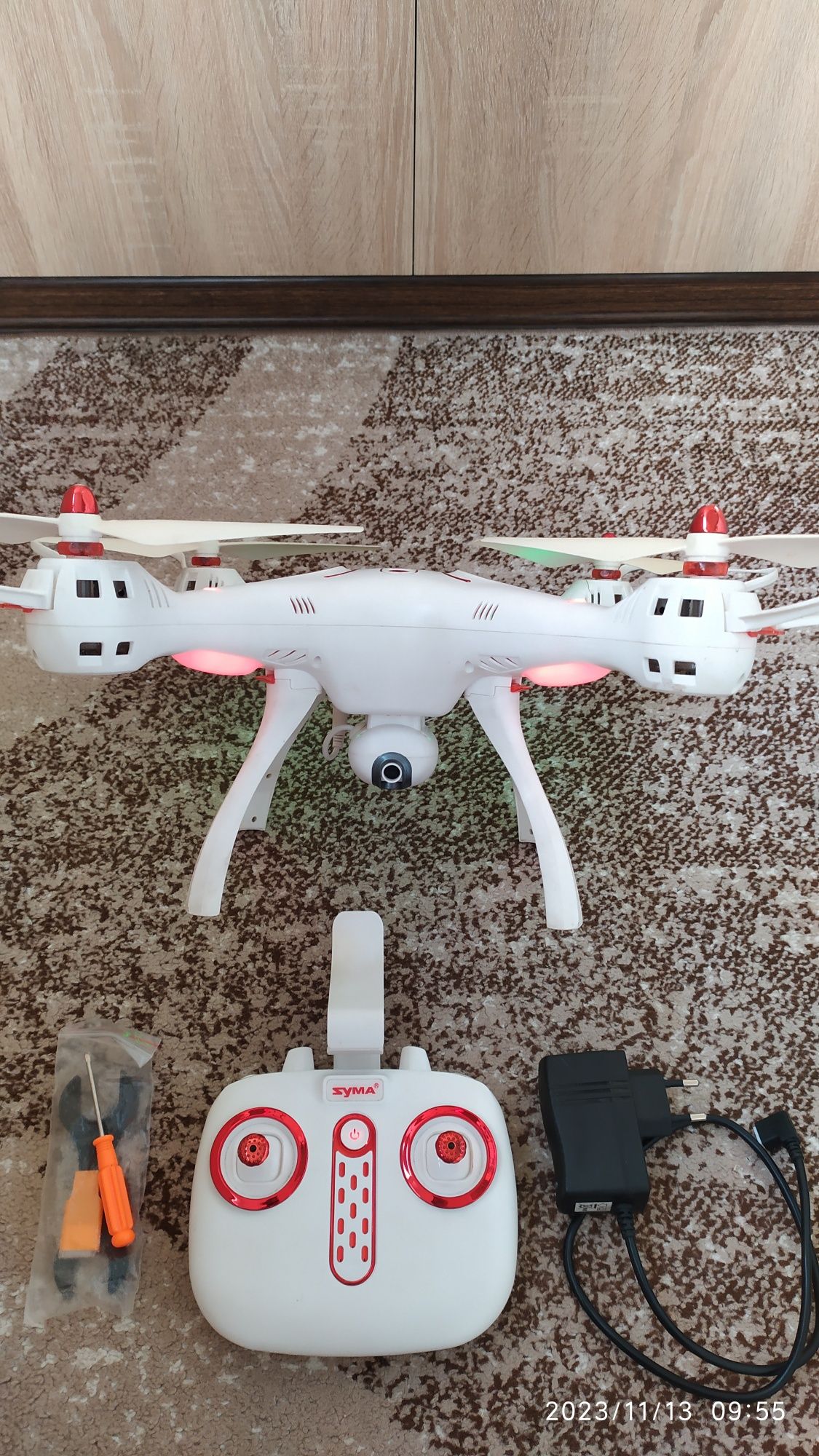 Квадрокоптер Syma X8