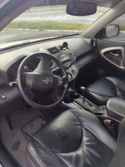 Aвтомобіль Toyota Rav 4 2006