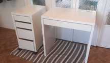 białe biurko i komódka / szafka na kółkach -  IKEA Micke 108 i 35 cm