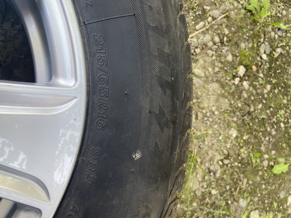 Диски с зимней резиной 215/65 R16 BRIDGESTONE BLIZZAK LM-80GZ