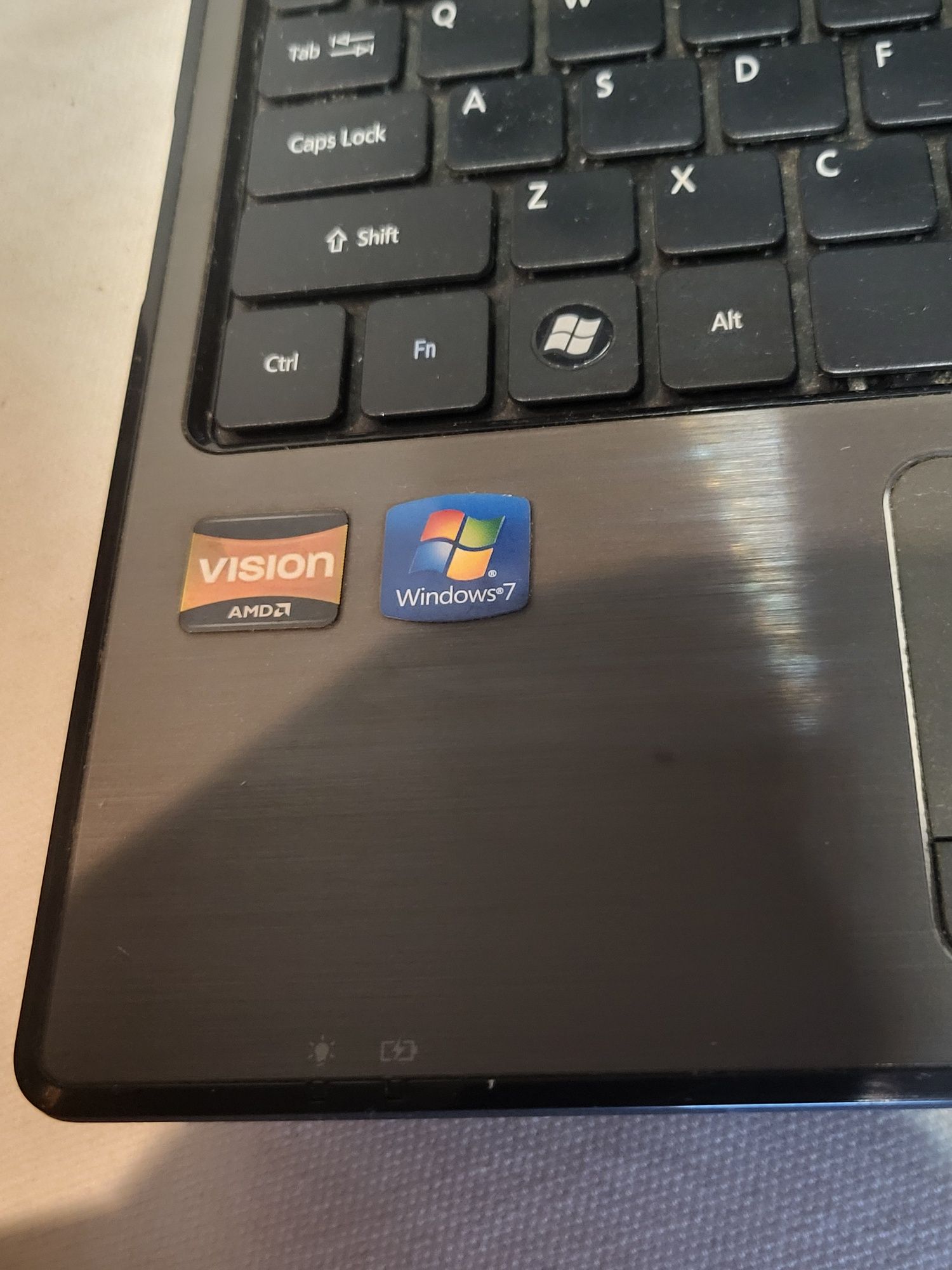 Uszkodzony laptop  ACER aspire 5551 model:NEW75