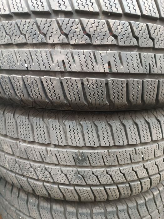 Opony zimowe 215 65 R16 Piony S WinterStar3