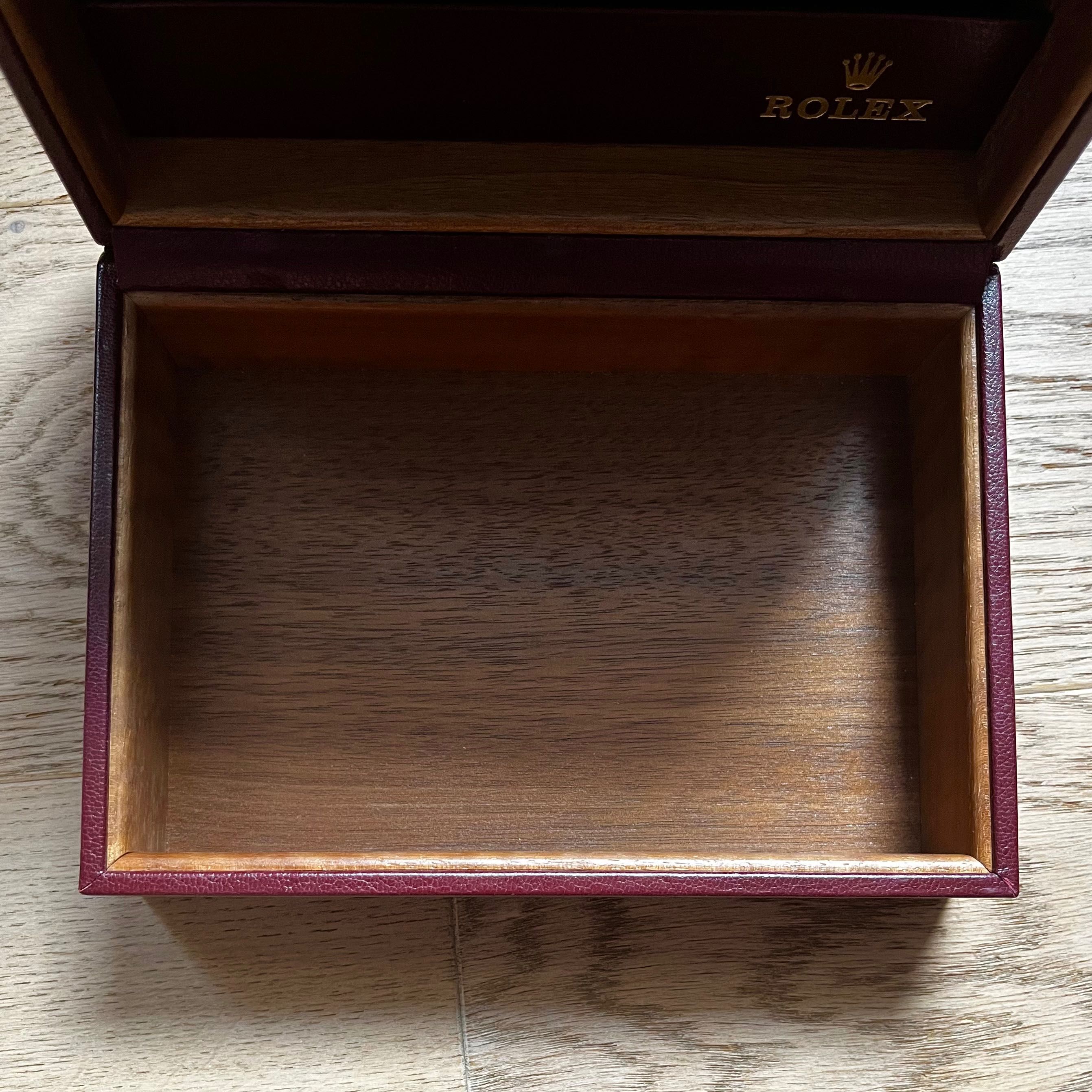 Rolex ekskluzywne oryginalne pudełko z drewna hebanowego.