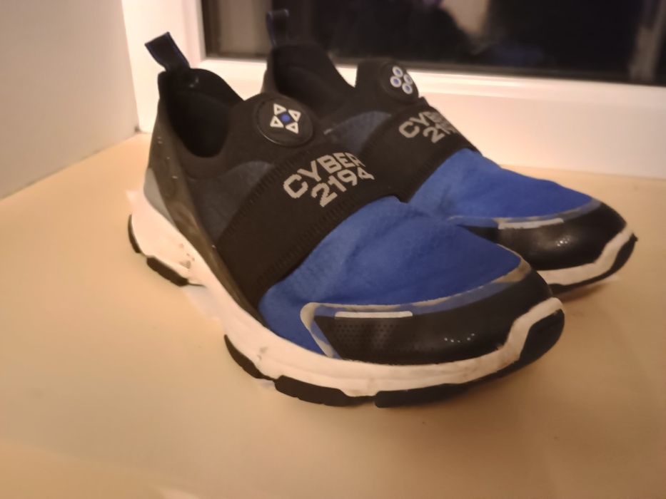 Продам кросівки Zara