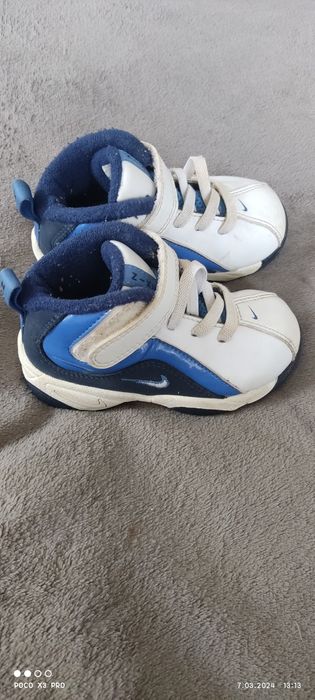 Buciki Nike rozmiar 22