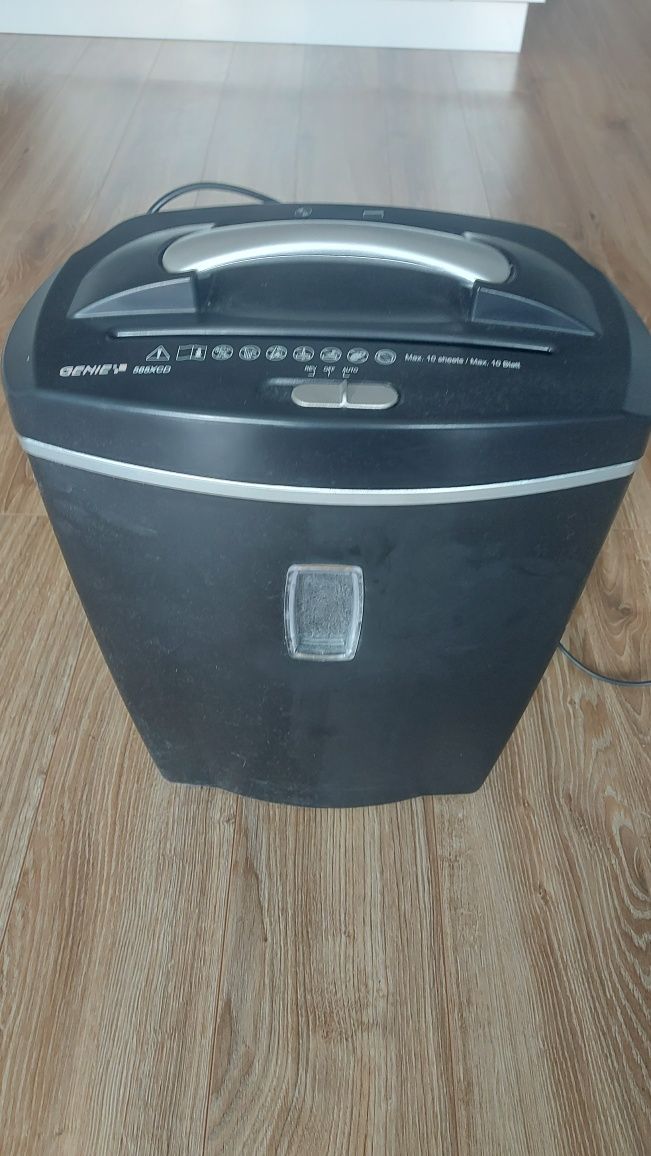 Niszczarka Genie 585XCD stan bdb