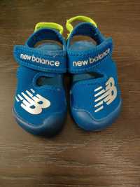 New Balance sandałki dziecięce tworzywo sztuczne niebieski rozmiar 21