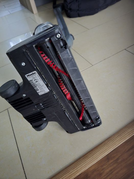 Odkurzacz pionowy Miele Triflex