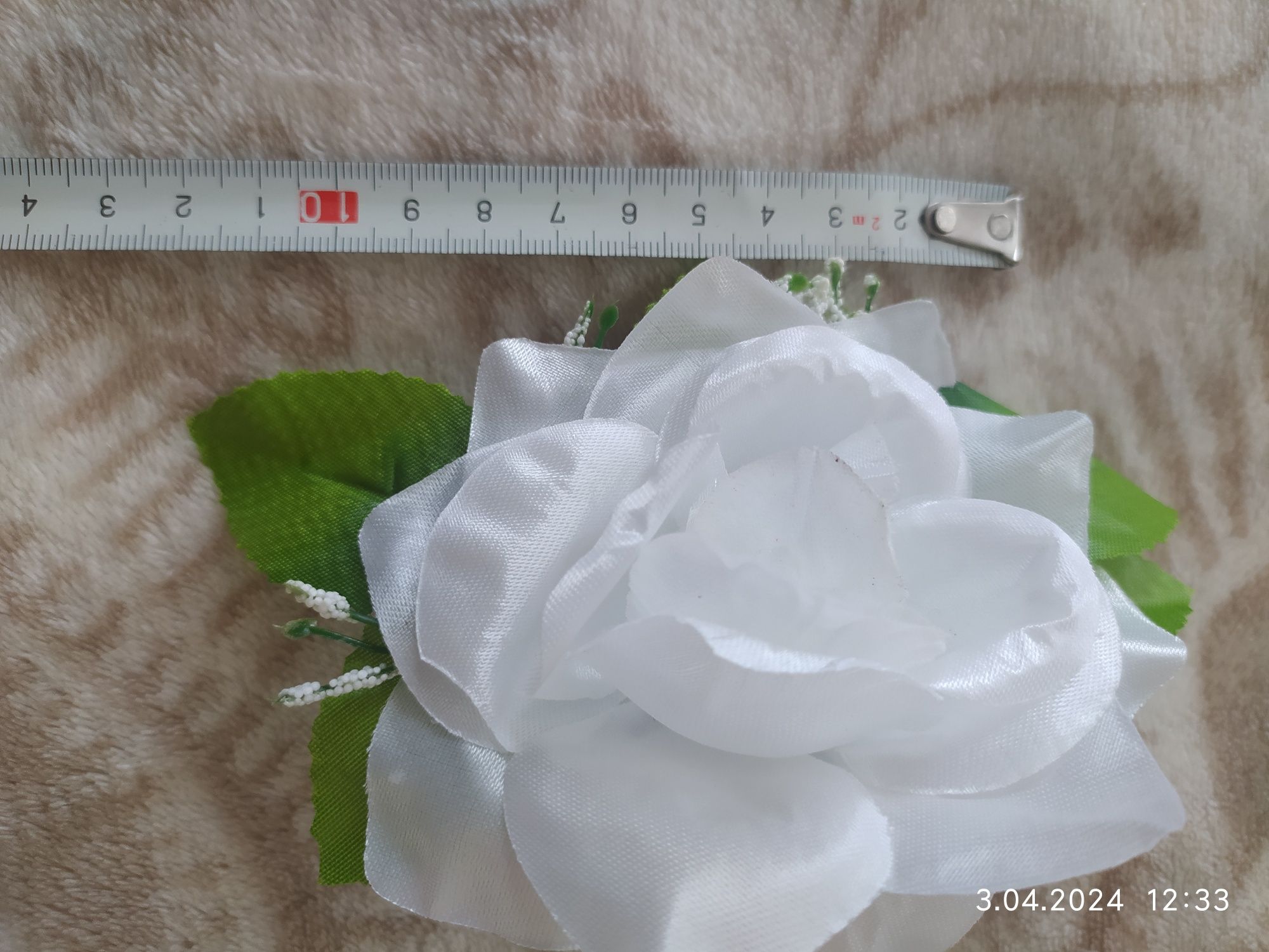 Róża sztuczna biała z listkiem - 12sztuk