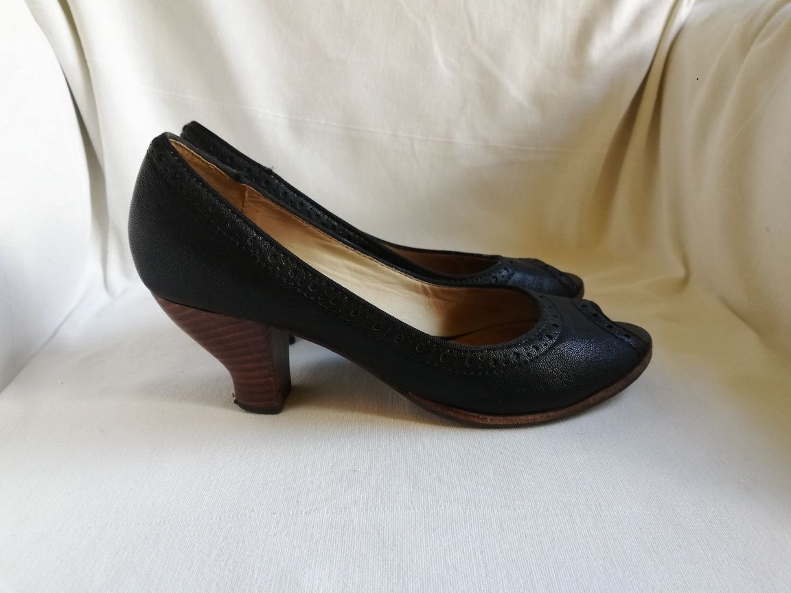 Skorzane clarks, robione ręcznie, skora naturalna odkryty palec, obcas
