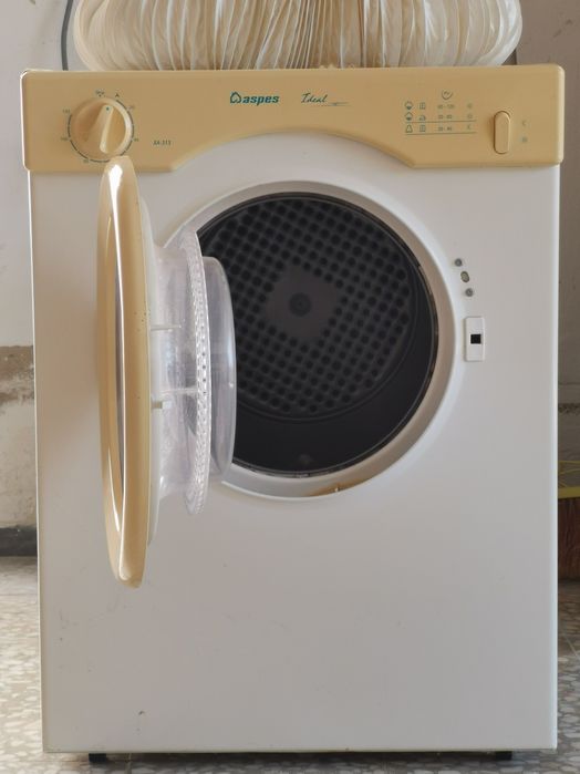 Máquina de secar roupa