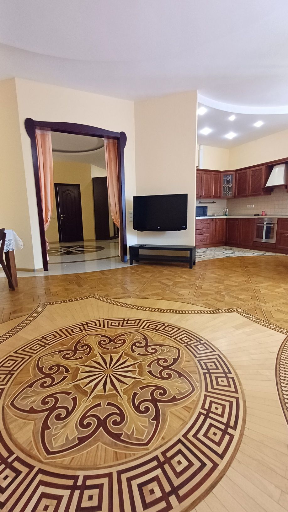 Л. Украинки 7Б. Долгосрочная аренда