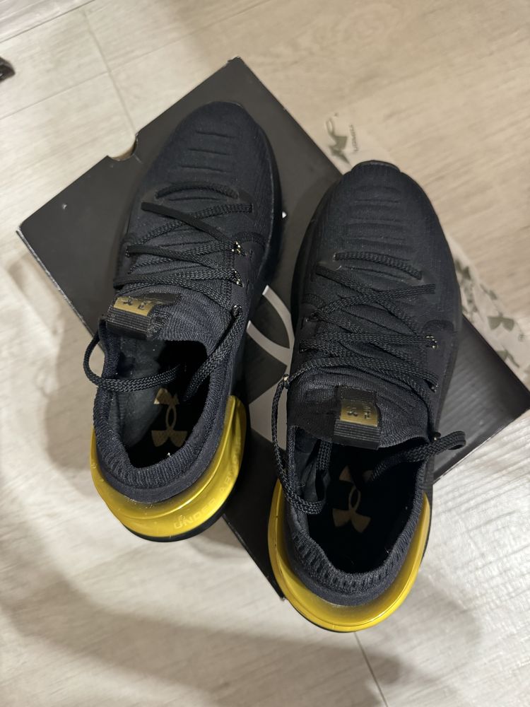 Оригинал кроссовки Under Armour HOVR Phantom 3 Metallic 39р 25см