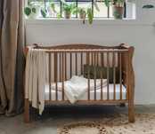 Łóżeczko Woodies Noble Cot 120x60 + materac Hilding Dobranocka + bok