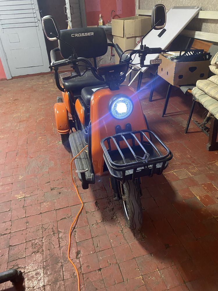 Трьох колесний електро скутер Crosser TR-1