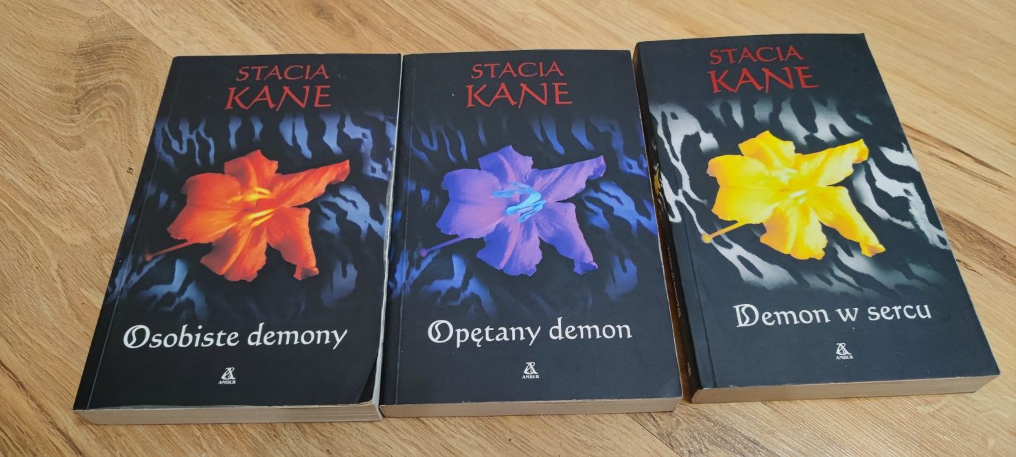 Książki Osobiste demony, Demon w sercu, Opętany demon. Stacia Kane