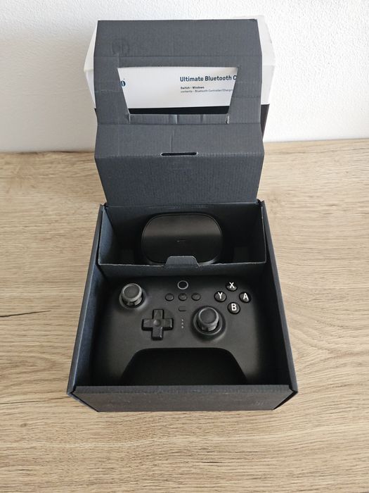 Comando 8BitDo para Nintendo Switch e PC