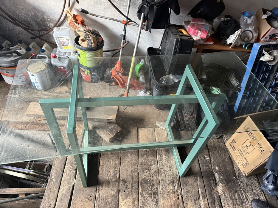 Stół z hartowanym szklem lub bez