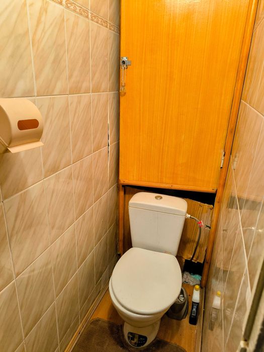 Продам  1-кімнатну , Дніпровський, Березняки, проспект Тичини 20 А,