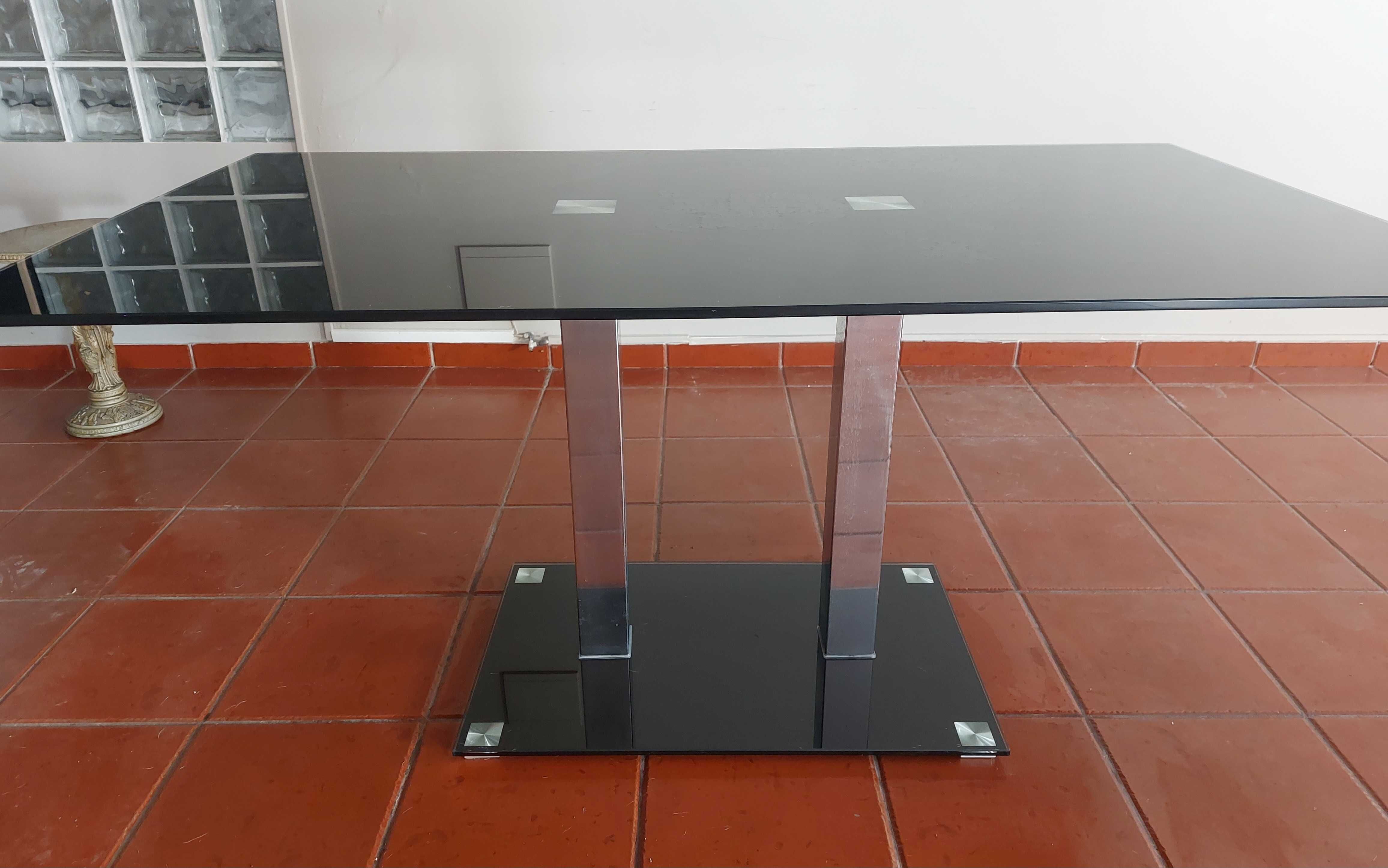 Mesa em vidro preto 1,60 m