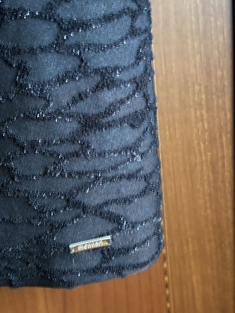 Sukienka Monnari blyszczący materiał rozmiar 44 XL czarna