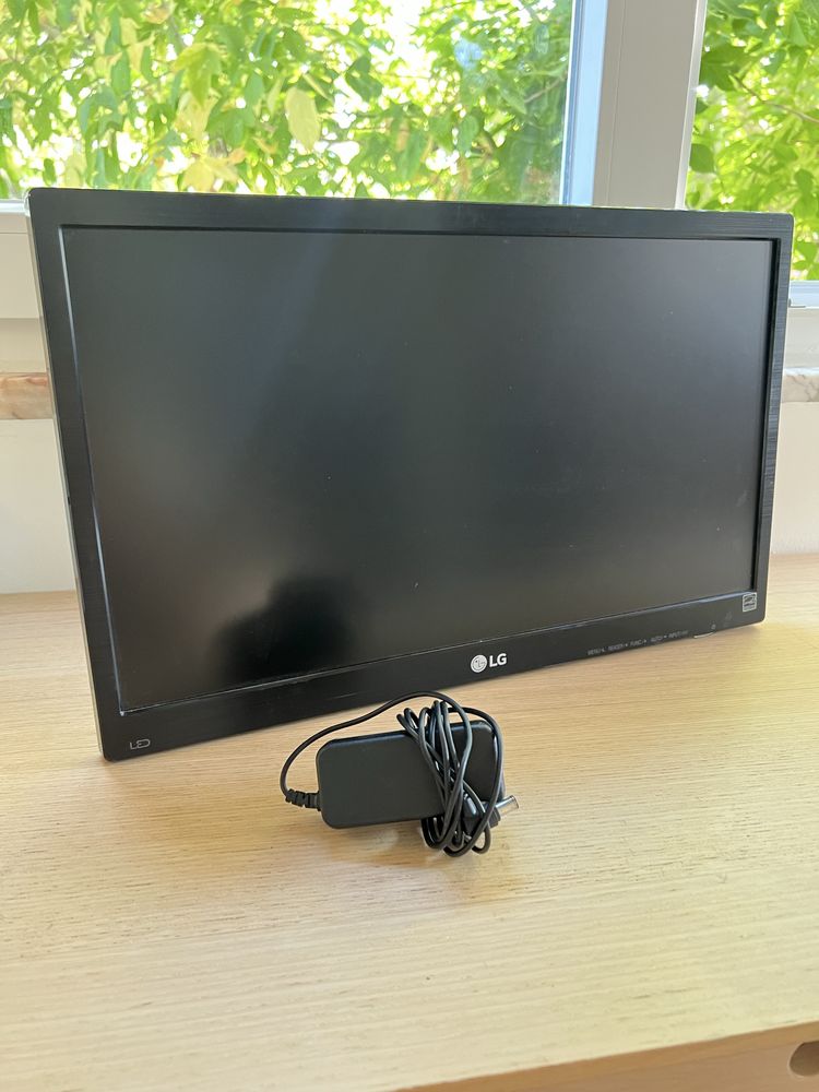 LG LED Monitor M37
