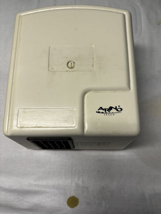 Сушка для рук електрична