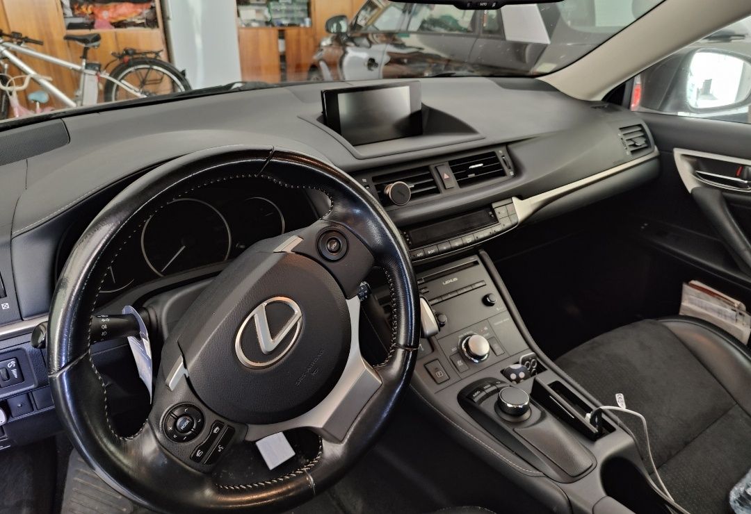 Lexus ct 200h executive 2015