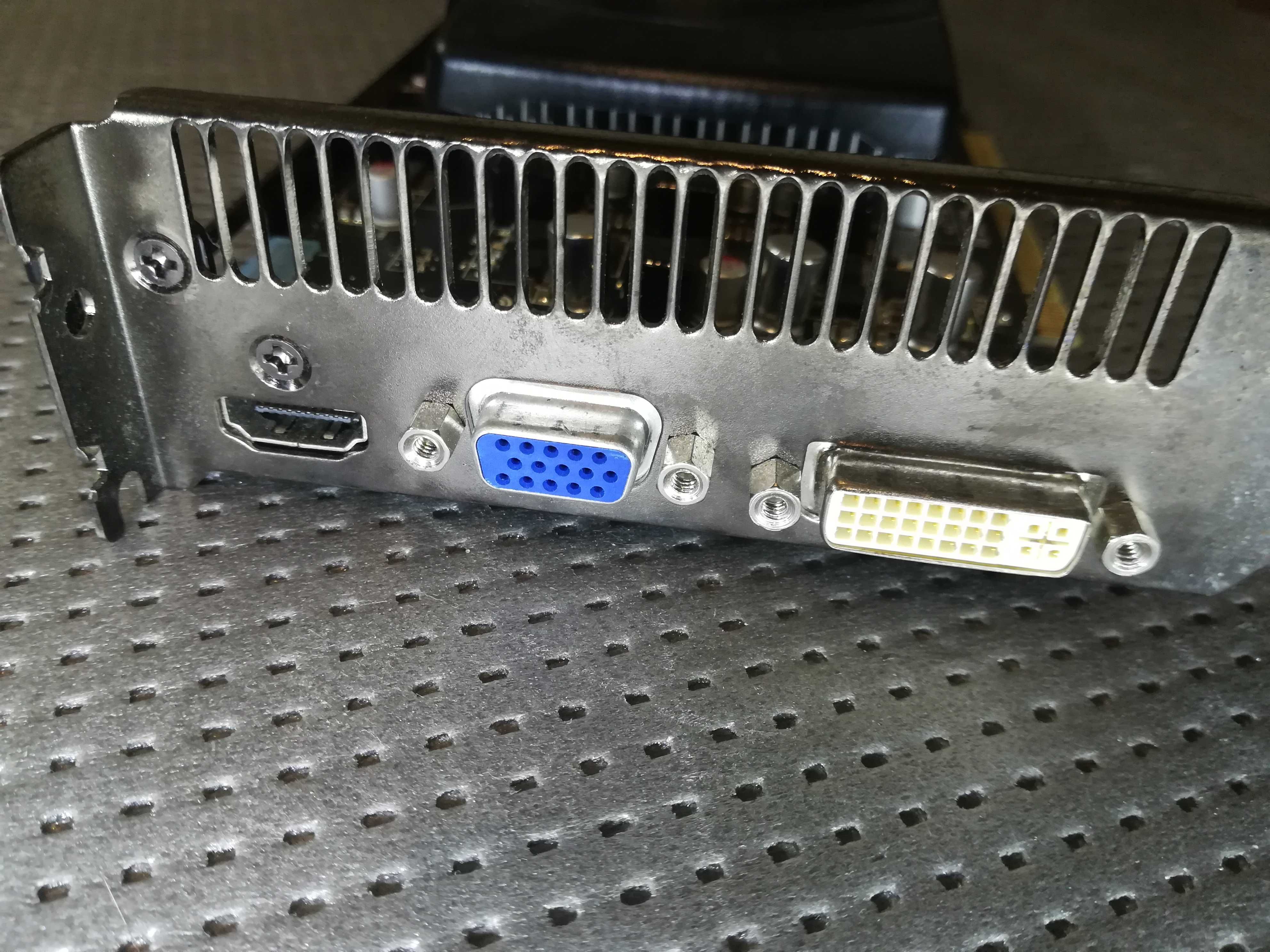 продам абсолютно рабочую видеокарту ASUS ATI RADEON HD 5770 1 ГБ GDDR5