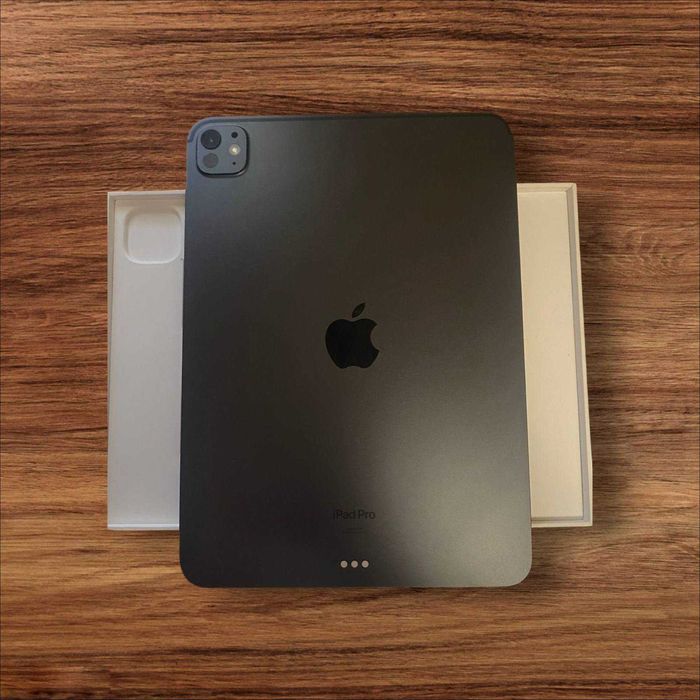 Планшет Apple iPad Pro 11 2024 256GB M4 Wi-Fi Space Black (MVV83)
