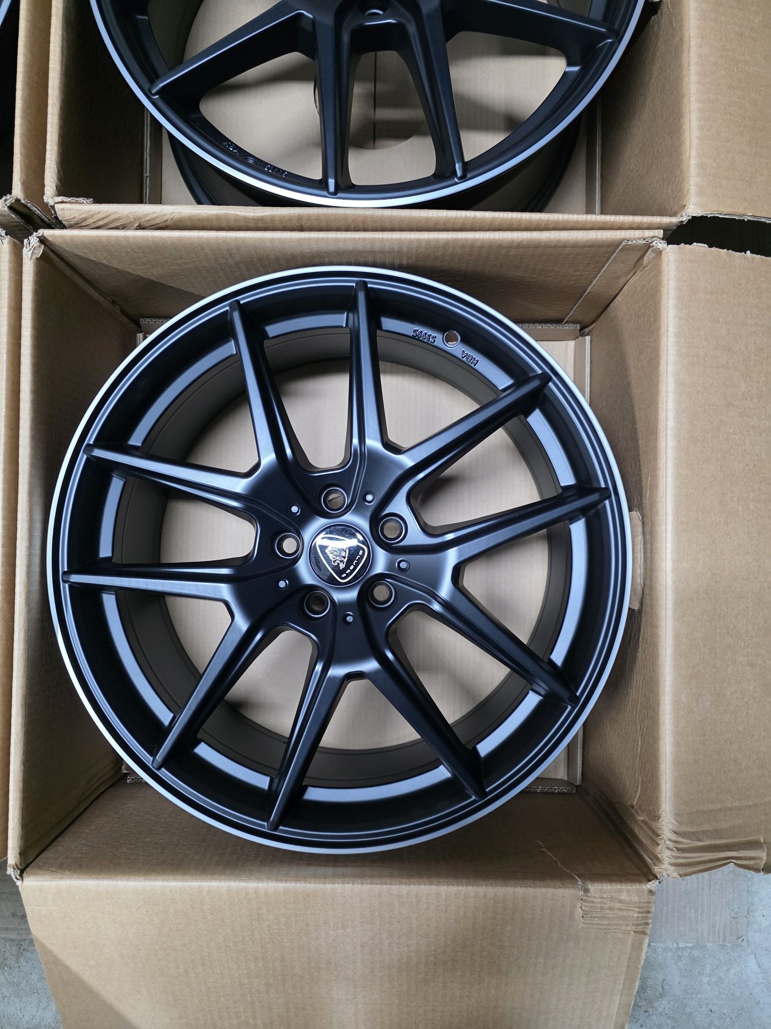 Komplet fabrycznie nowych alufelg ALUETT 5X108 R19.