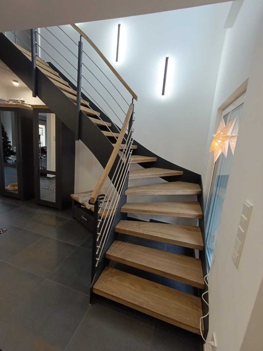 Schody metalowe wewnętrzne na wymiar