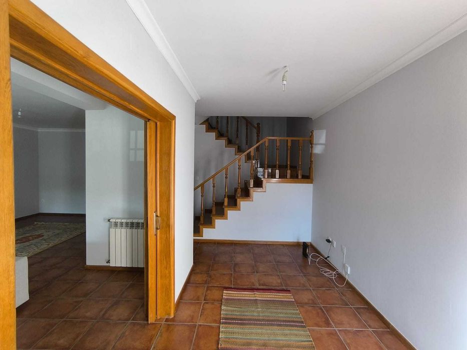 Moradia em Banda T5 a 5 min de Viseu