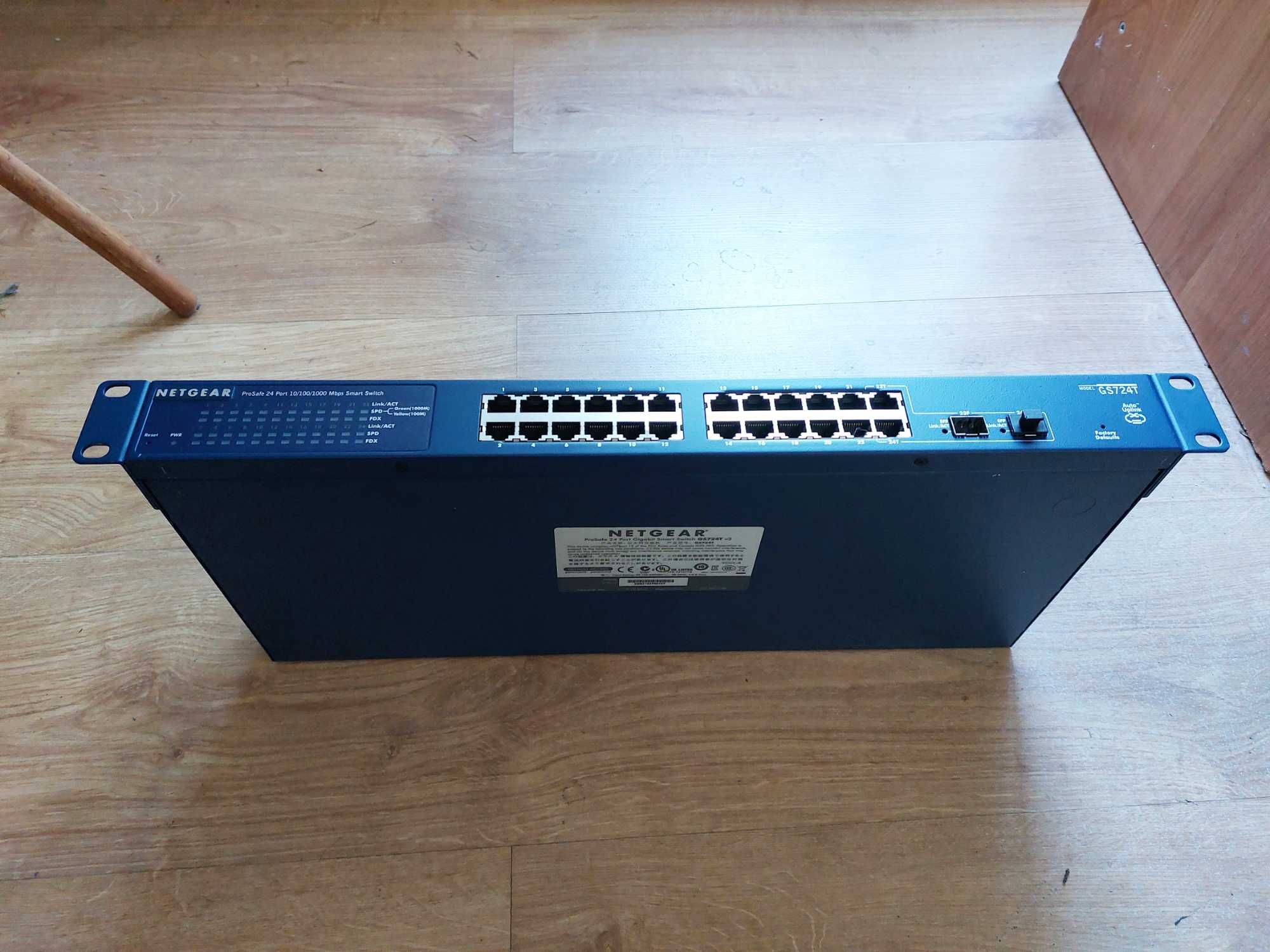 Switch Netgear GS724T V3 24x 10/100/1000Mb (2)