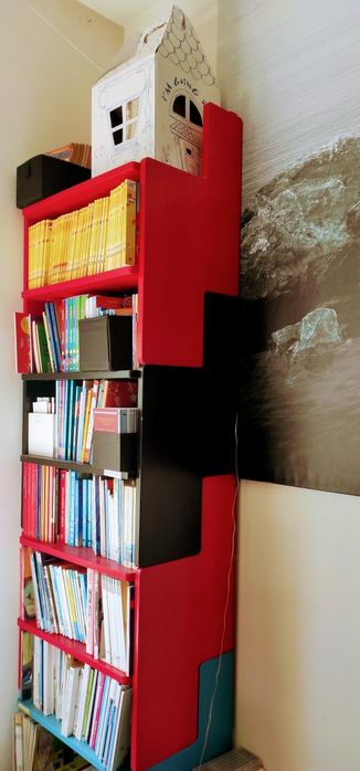 Estante cor, nova,  infantil, 50×33×200cm com 4 mod encaixados  vertic