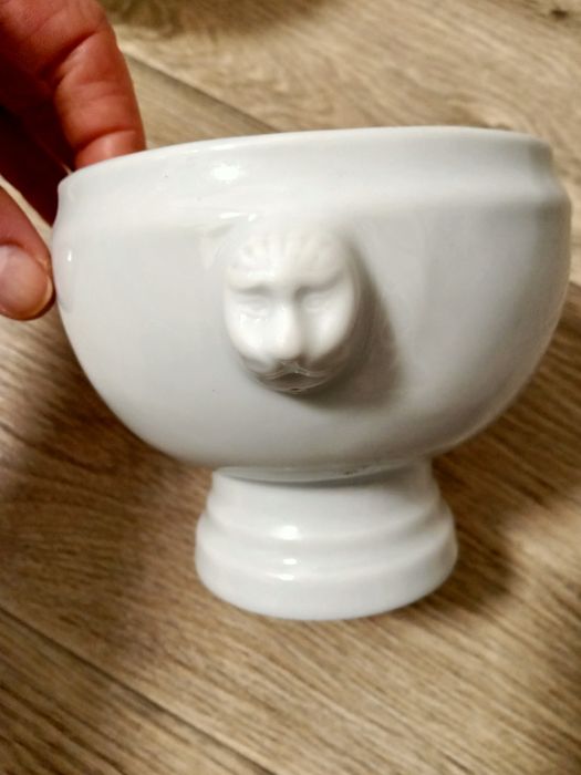 Кавоварка,вінтажні піали або кашпо