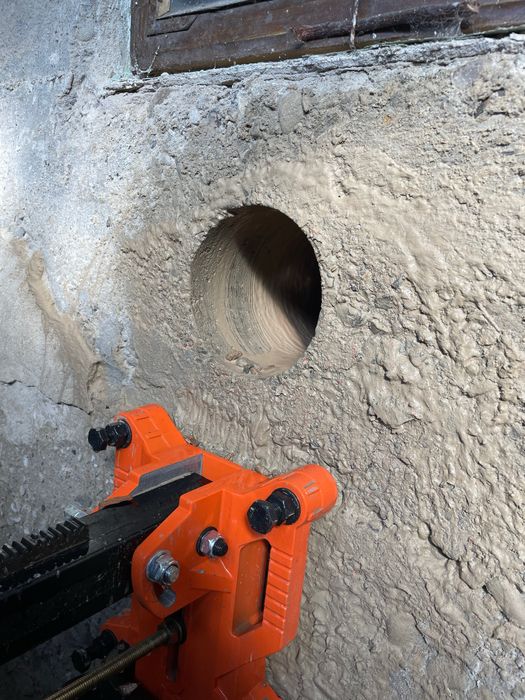 Алмазне сверління отворів