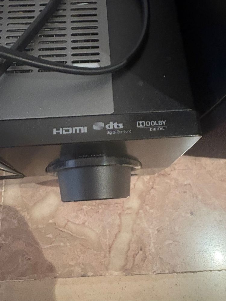 Sistema Home Cinema - Amplificador de som, subwoofer e colunas YAMAHA