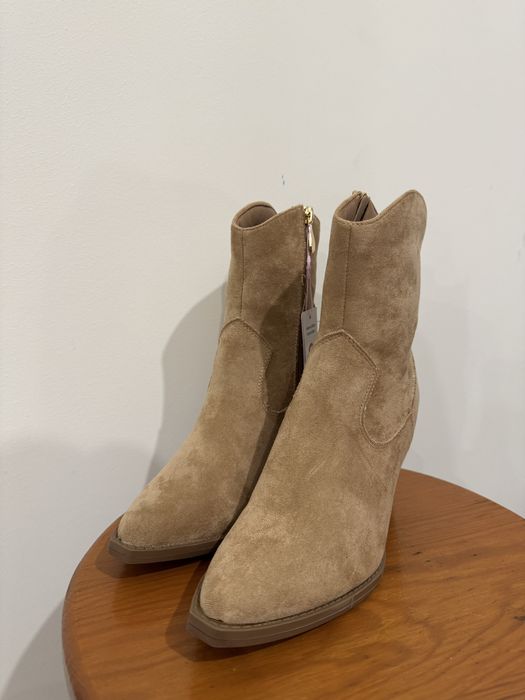 Чоботи «Козаки» нові