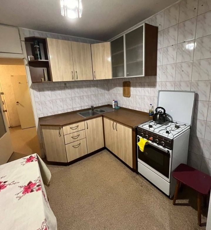 Продам квартиру Братиславская 15 1к