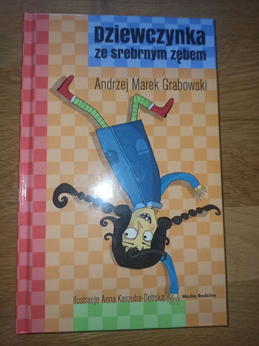 Dziewczynka ze srebrnym zębem Andrzej Marek Grabowski