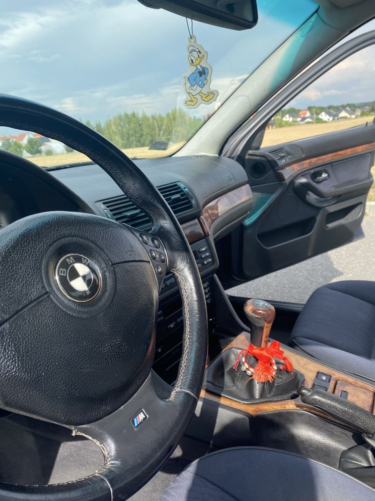 BMW e39 525i MANUAL