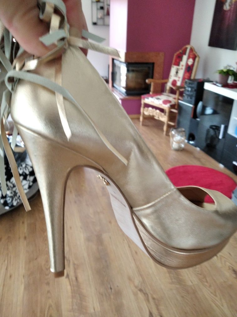 Buty bardzo wygodne wysokie