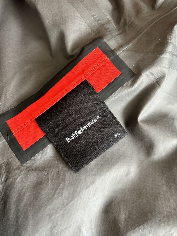 Ветровка Peak Performance на Gore-Tex