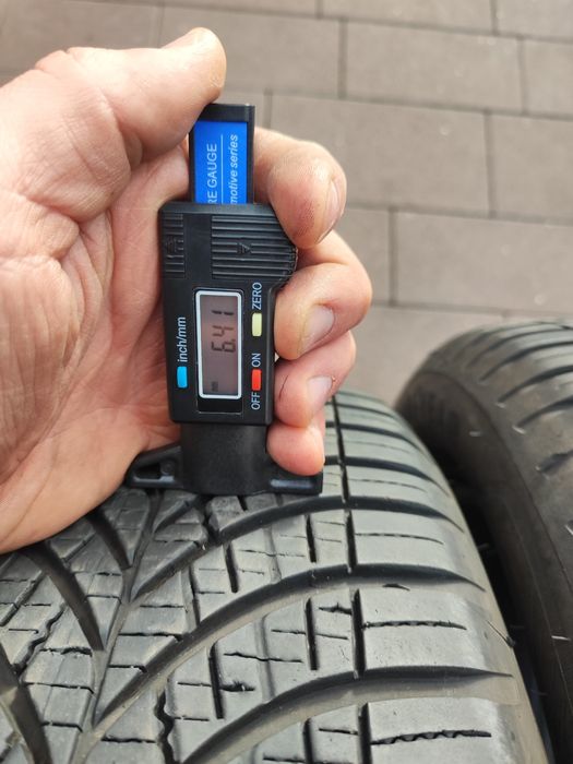 215/60/17 Good Year 2022