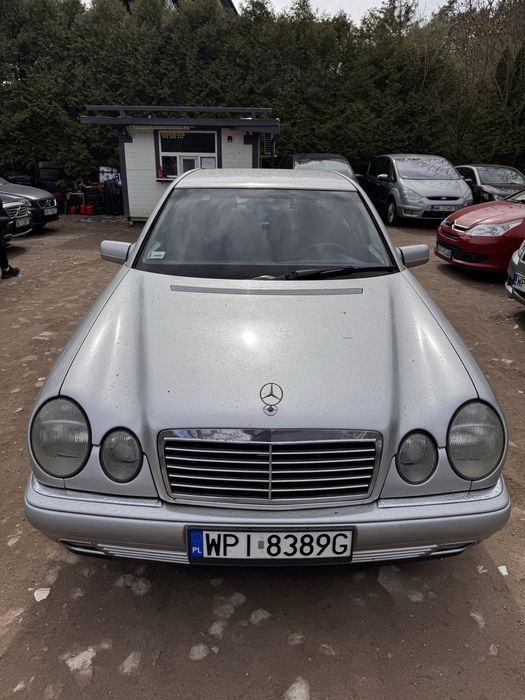 Mercedes E200 Automat   2.0 Gaz LPG 1999r Super Stan Niski Przebieg