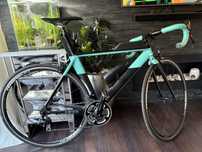 Sprzedam szosowke BIANCHI . Super stan. Goraco Polecam. Nowa cena!