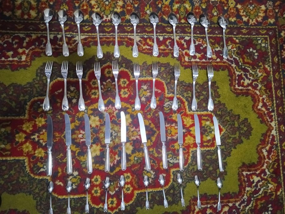Посріблений набір столових приборів