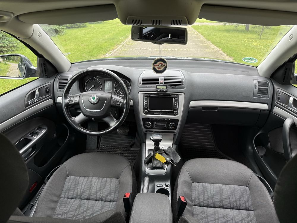 Skoda Octavia 1.2 beznyna/automat/bogato wyposazona/ zarejestrowana!