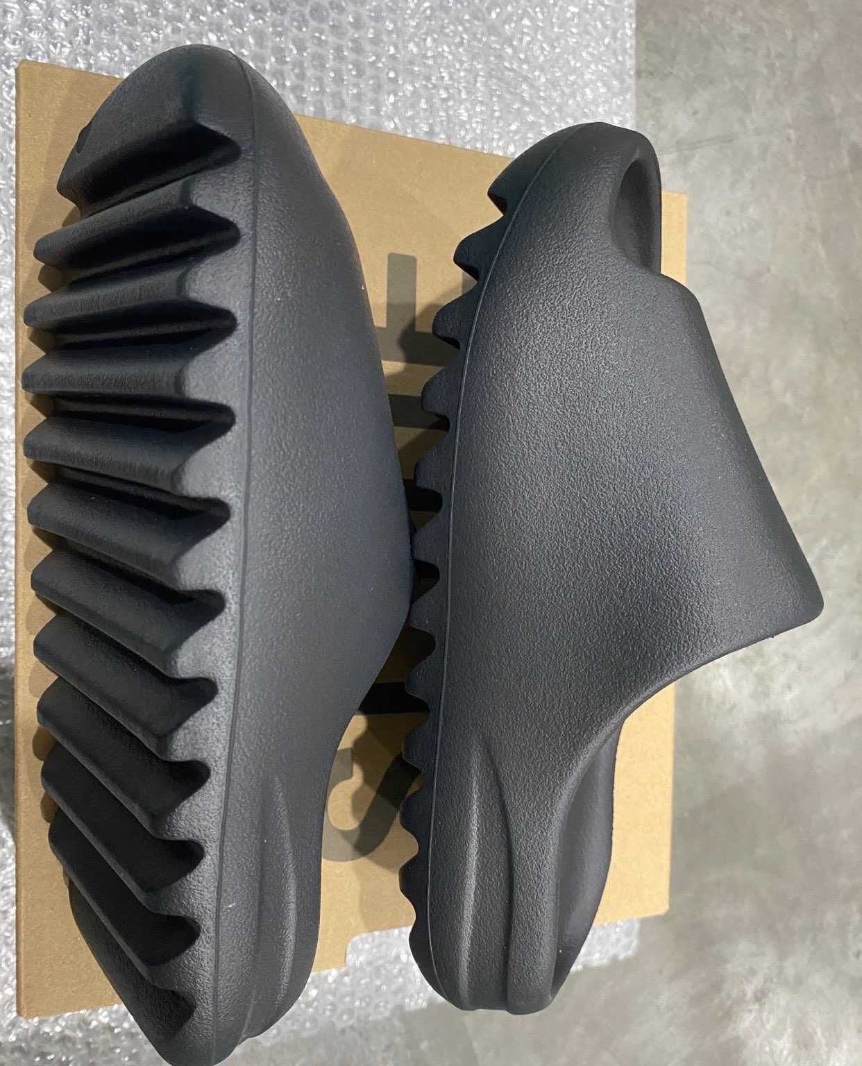 Adidas Yeezy Slide Dark Onyx r.44